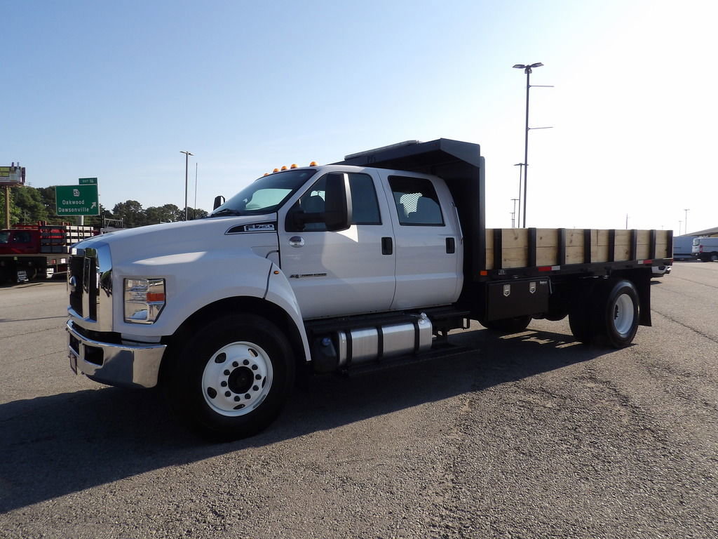 Used 2023 Ford F750 2WD Crew Cab Super Duty image 14
