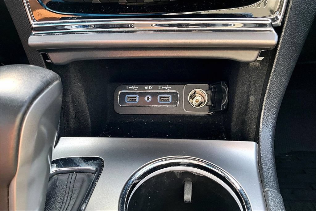 Used 2019 Jeep Grand Cherokee Altitude AWD/4WD image 16