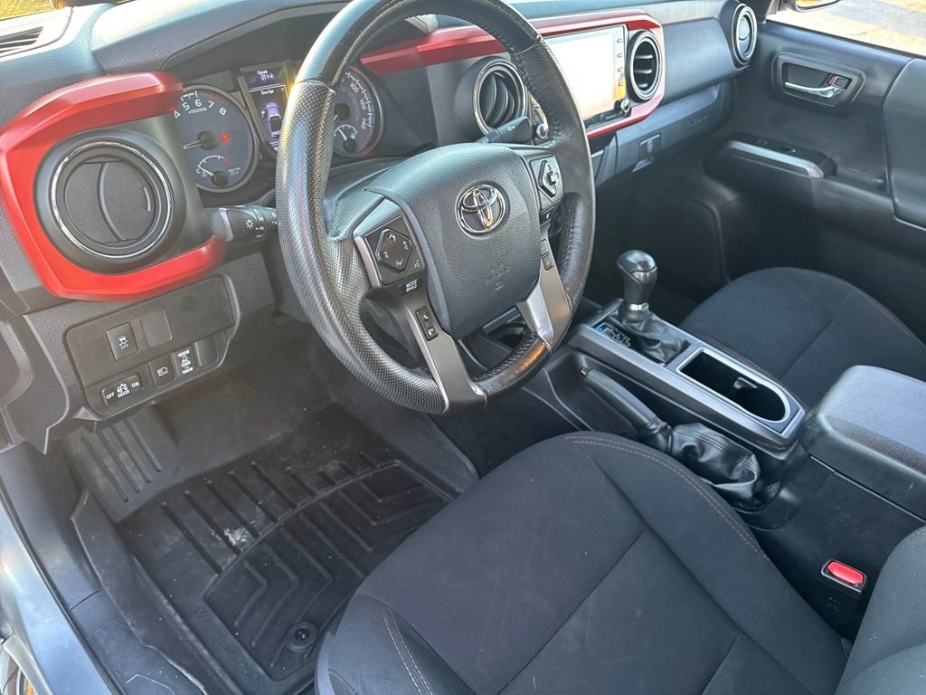 Used 2020 Toyota Tacoma TRD Sport image 19