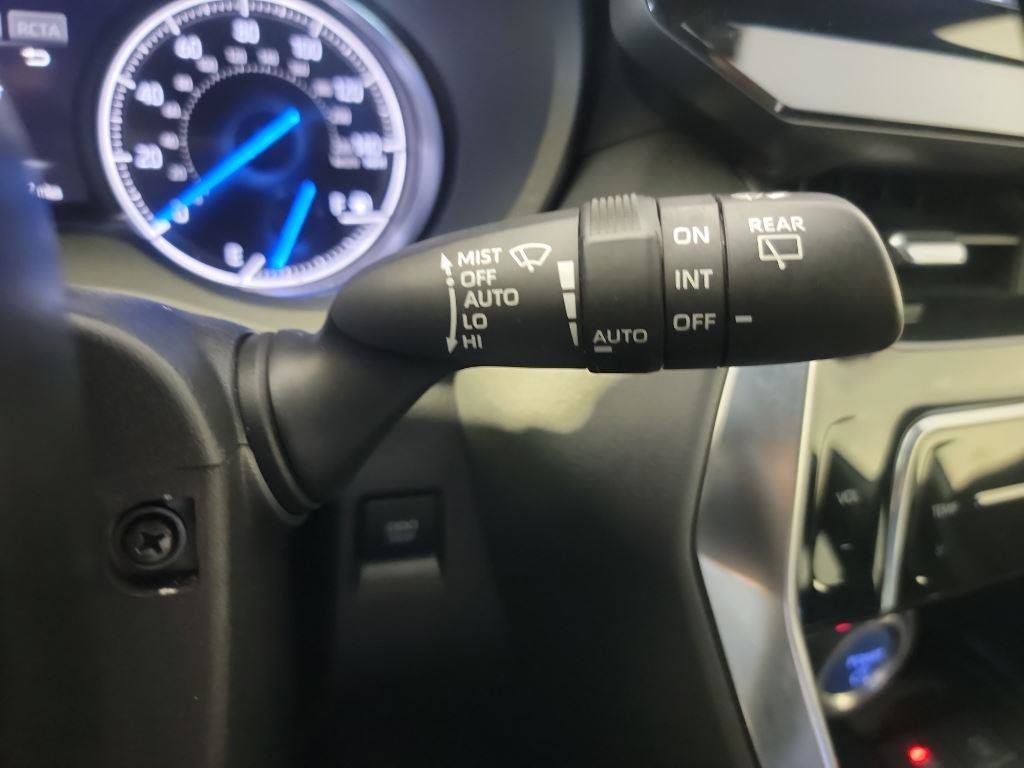 Used 2021 Toyota Venza Limited image 28