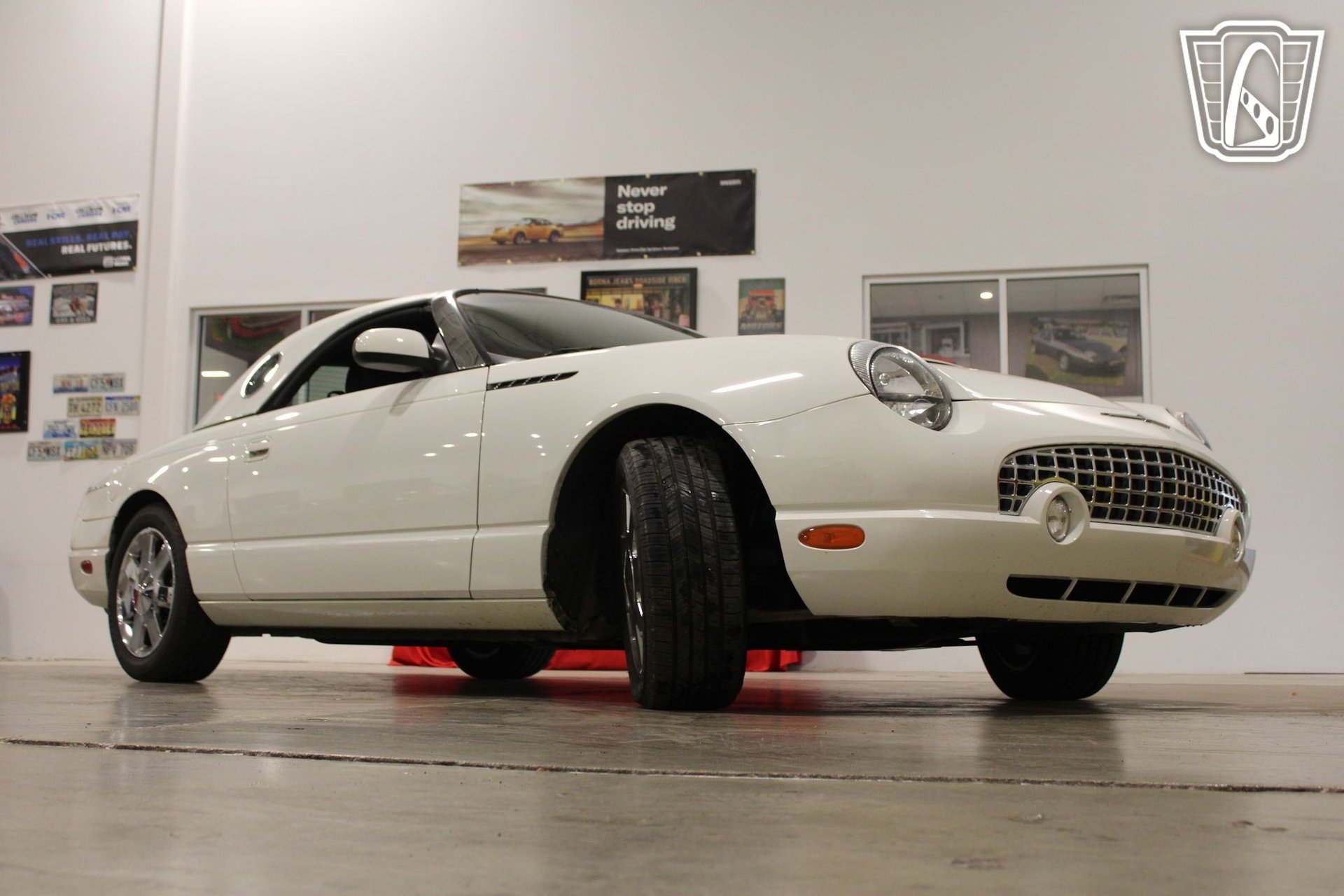 Used 2002 Ford Thunderbird image 16