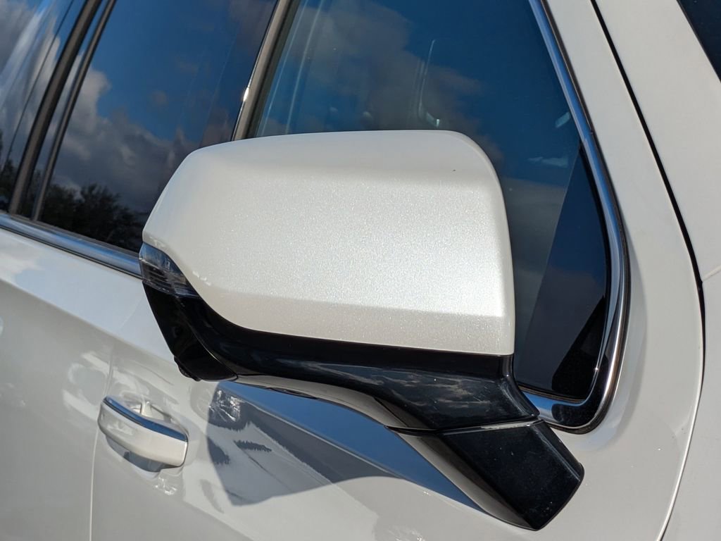 Used 2021 Cadillac Escalade ESV Premium Luxury w/ LPO, Radiant Package image 12