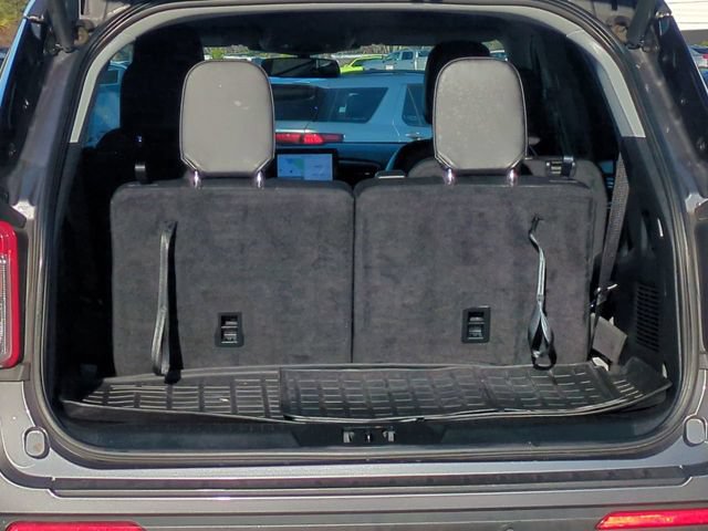 Used 2022 Ford Explorer XLT w/ Equipment Group 202A AWD/4WD image 13