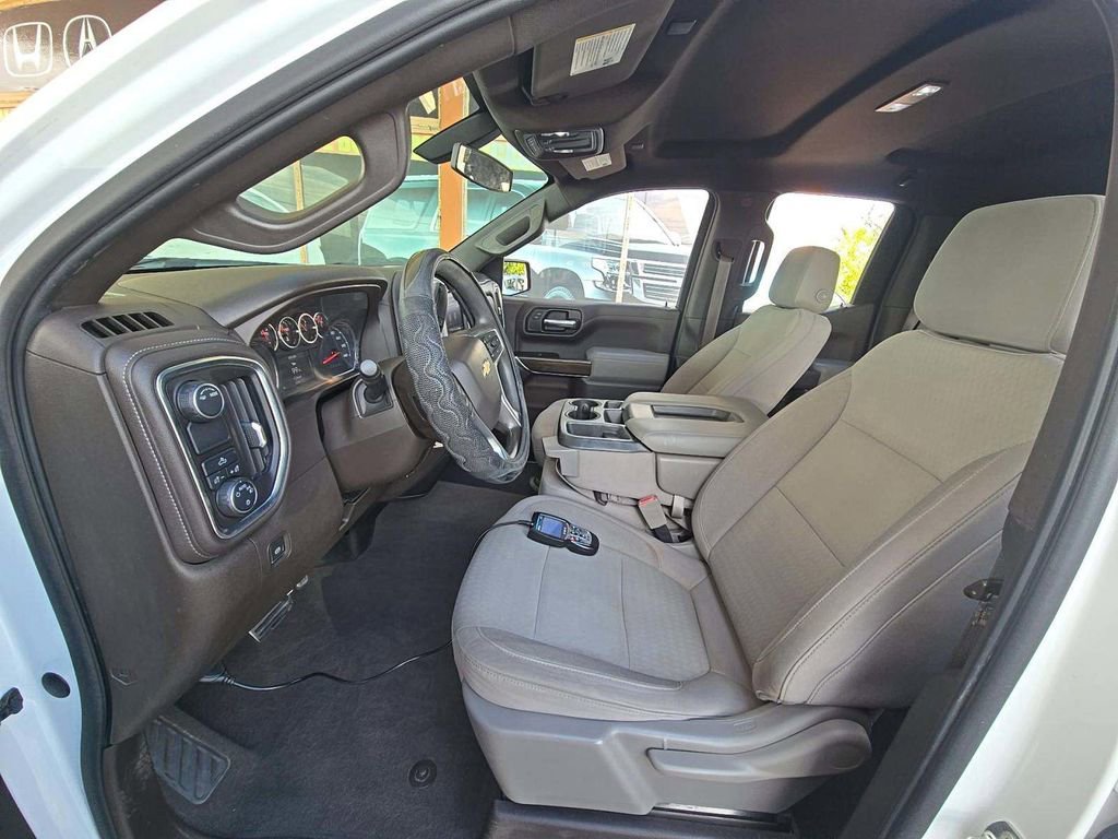 Used 2020 Chevrolet Silverado 1500 LT image 13