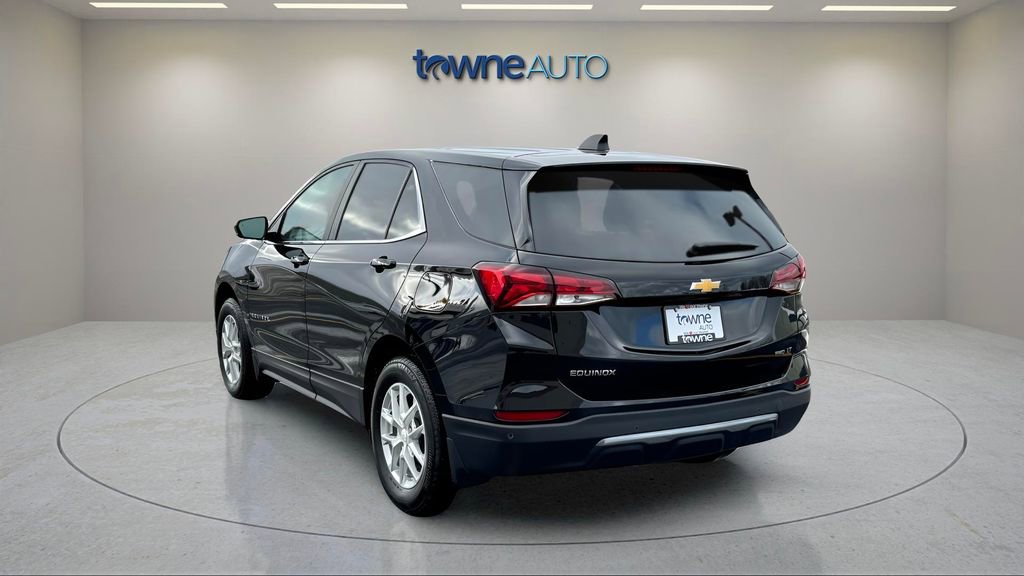 Used 2023 Chevrolet Equinox LT image 3