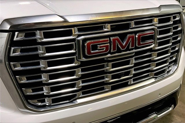 Certified 2025 GMC Yukon Denali image 10