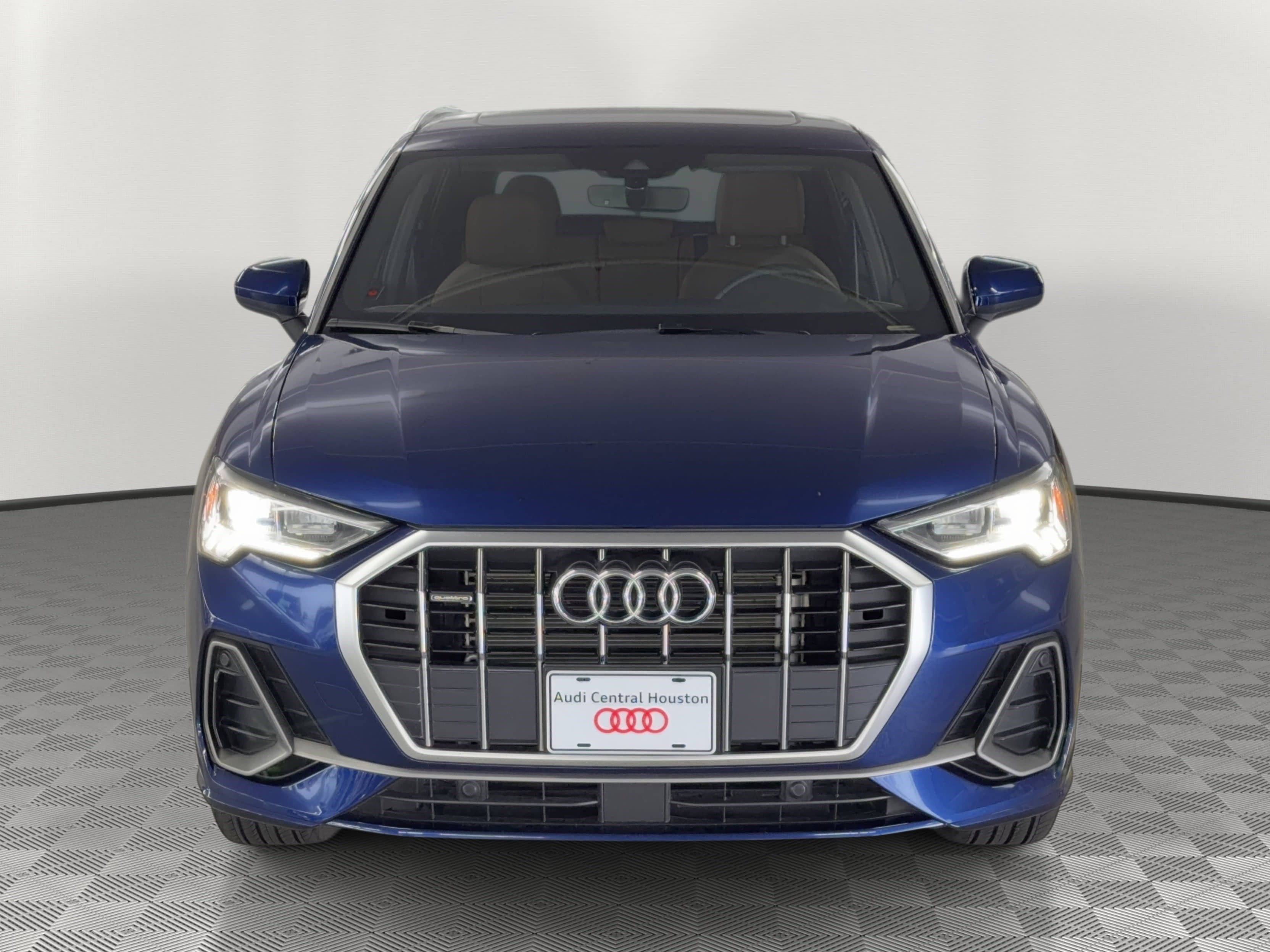 Used 2025 Audi Q3 2.0T Premium w/ Convenience Package image 6