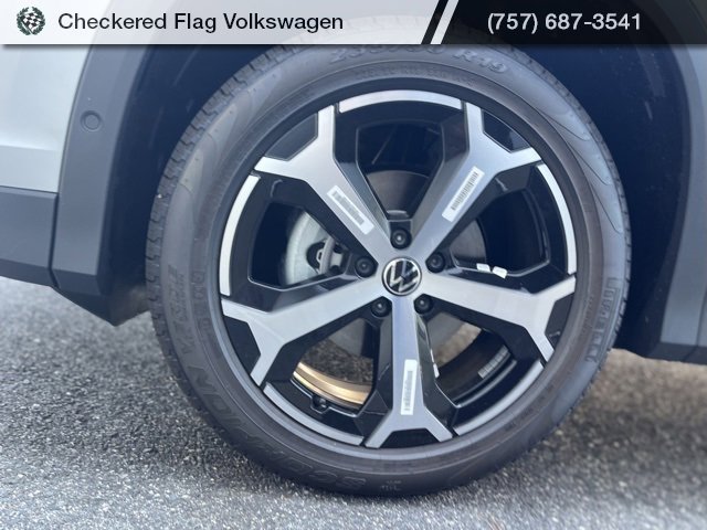 New 2025 Volkswagen Tiguan SE image 11