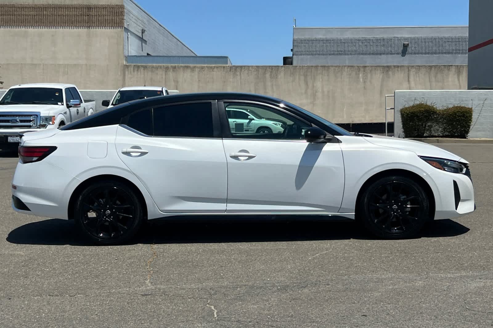 Used 2025 Nissan Sentra SR w/ Midnight Edition FWD image 6
