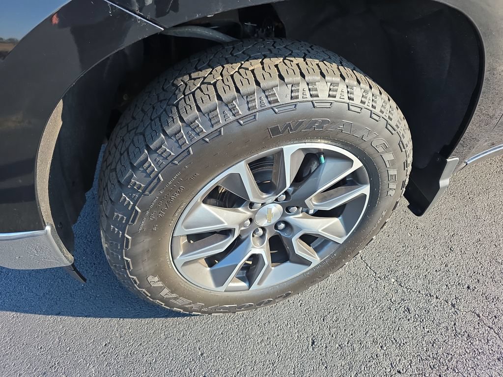 Used 2024 Chevrolet Silverado 1500 LT AWD/4WD image 13