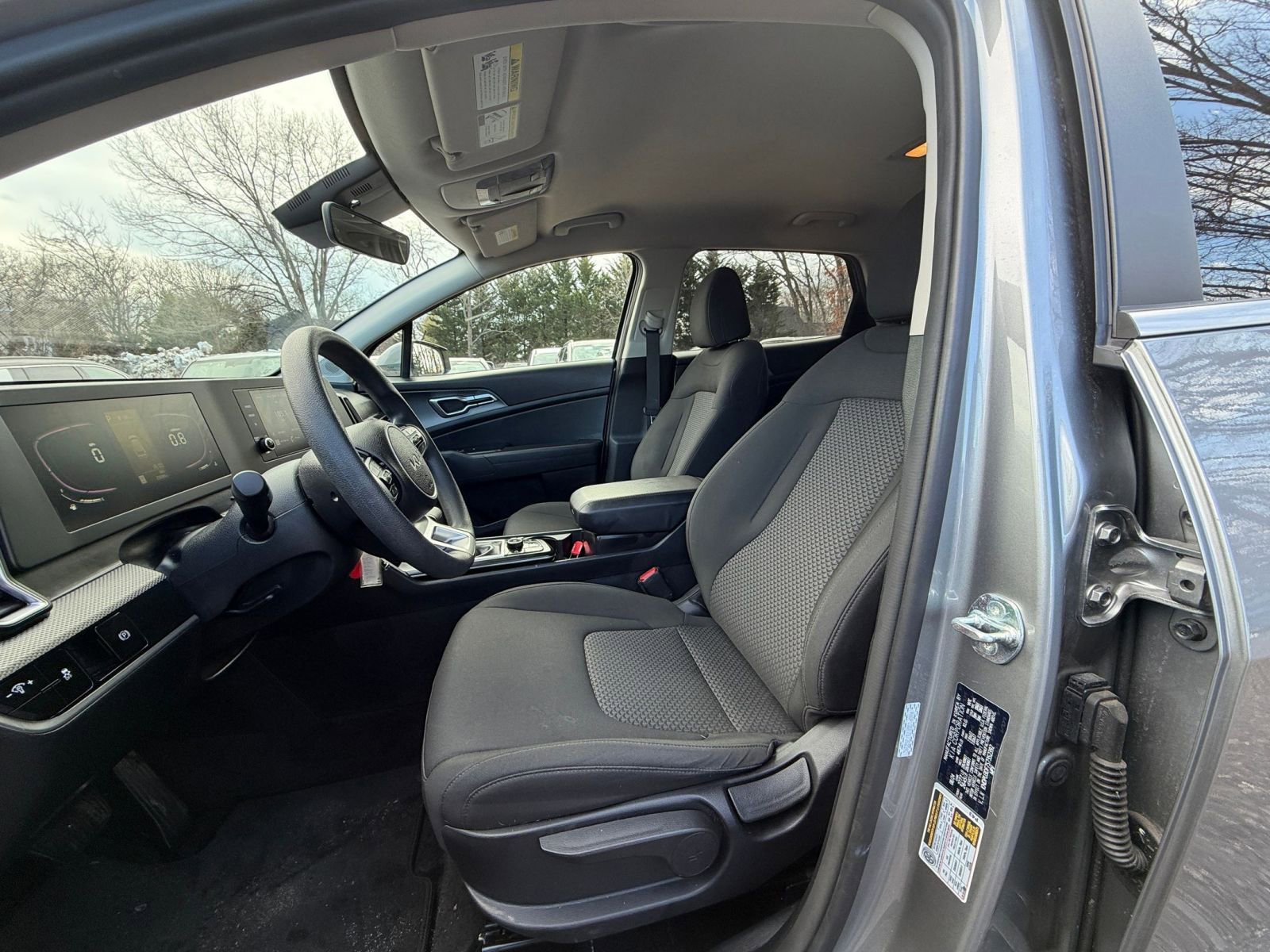 Used 2025 Kia Sportage LX image 25