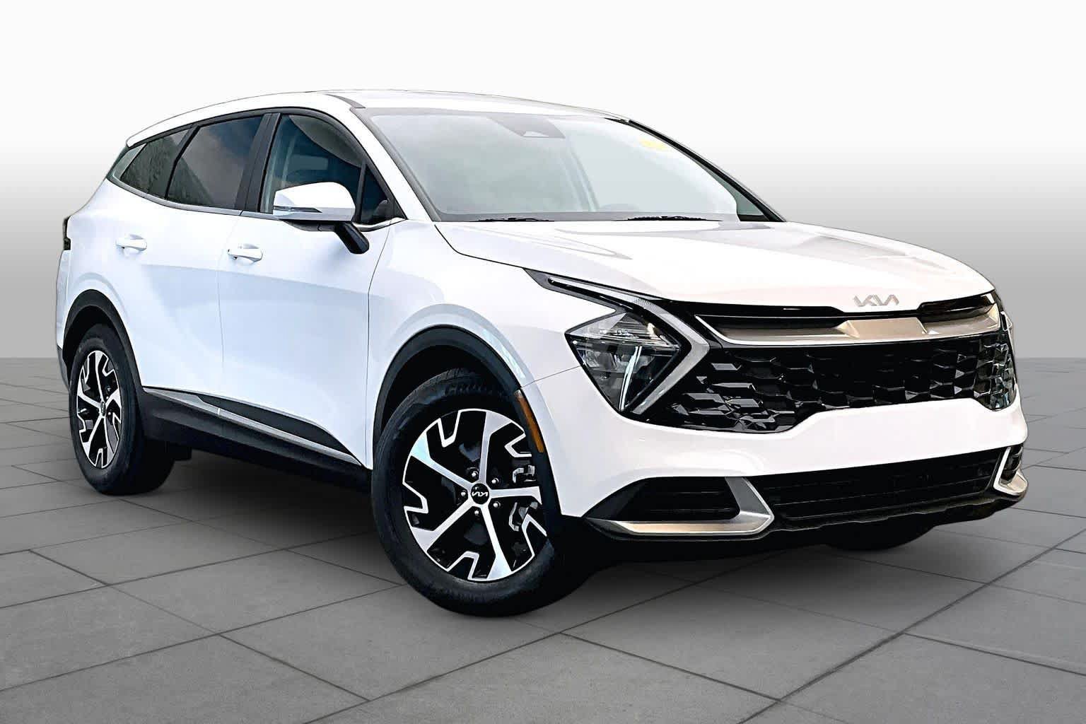 Used 2023 Kia Sportage EX FWD image 3