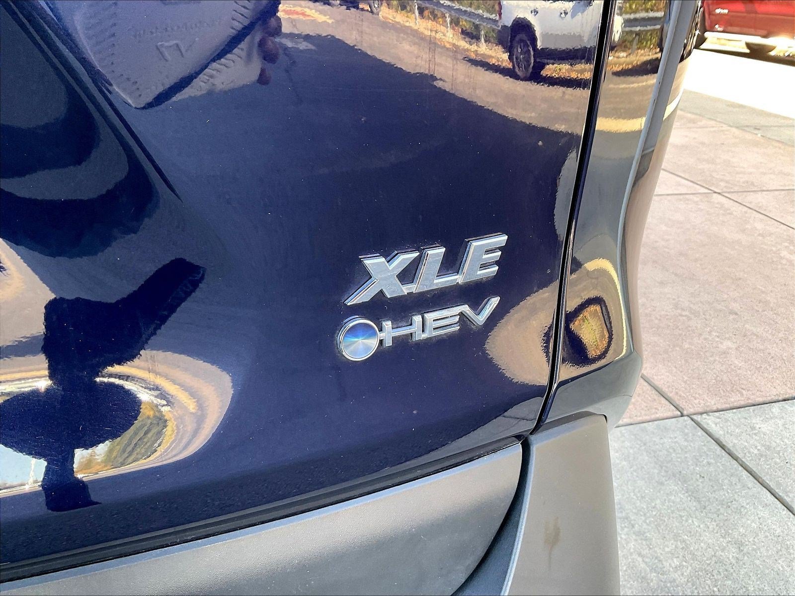 Used 2025 Toyota RAV4 XLE AWD/4WD image 24