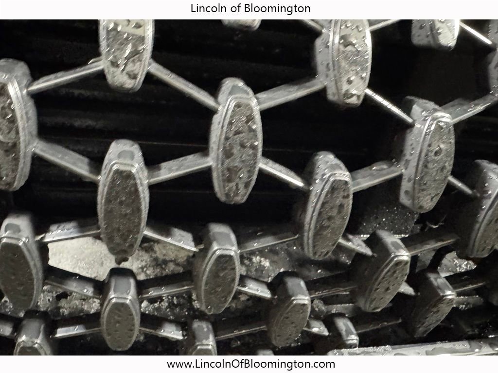 New 2025 Lincoln Corsair Reserve w/ Equipment Group 202A image 13