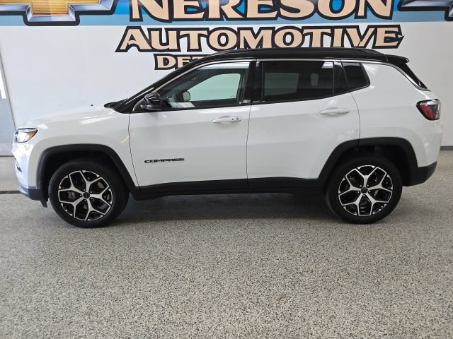 Used 2025 Jeep Compass Limited AWD/4WD image 4
