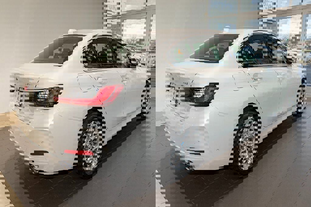 Used 2026 BMW 330i xDrive 330i xDrive w/ Premium Package image 5