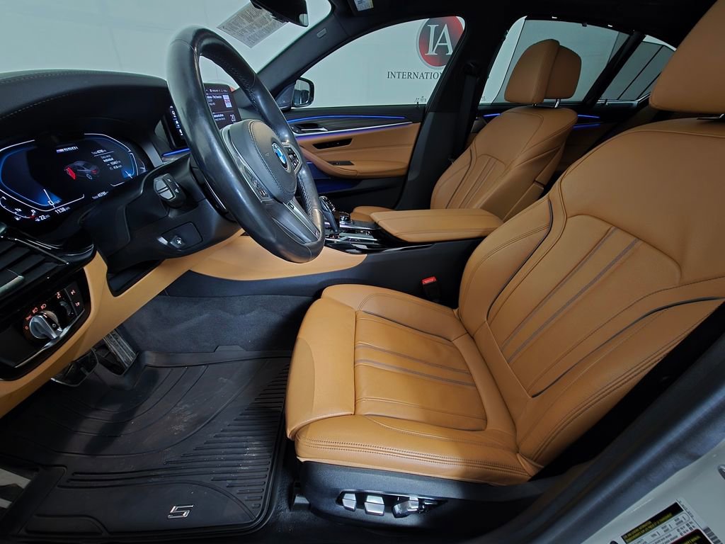 Used 2021 BMW M550i xDrive w/ Executive Package image 17