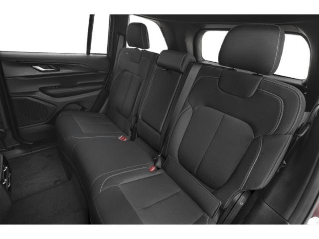 Used 2025 Jeep Grand Cherokee Altitude AWD/4WD image 15