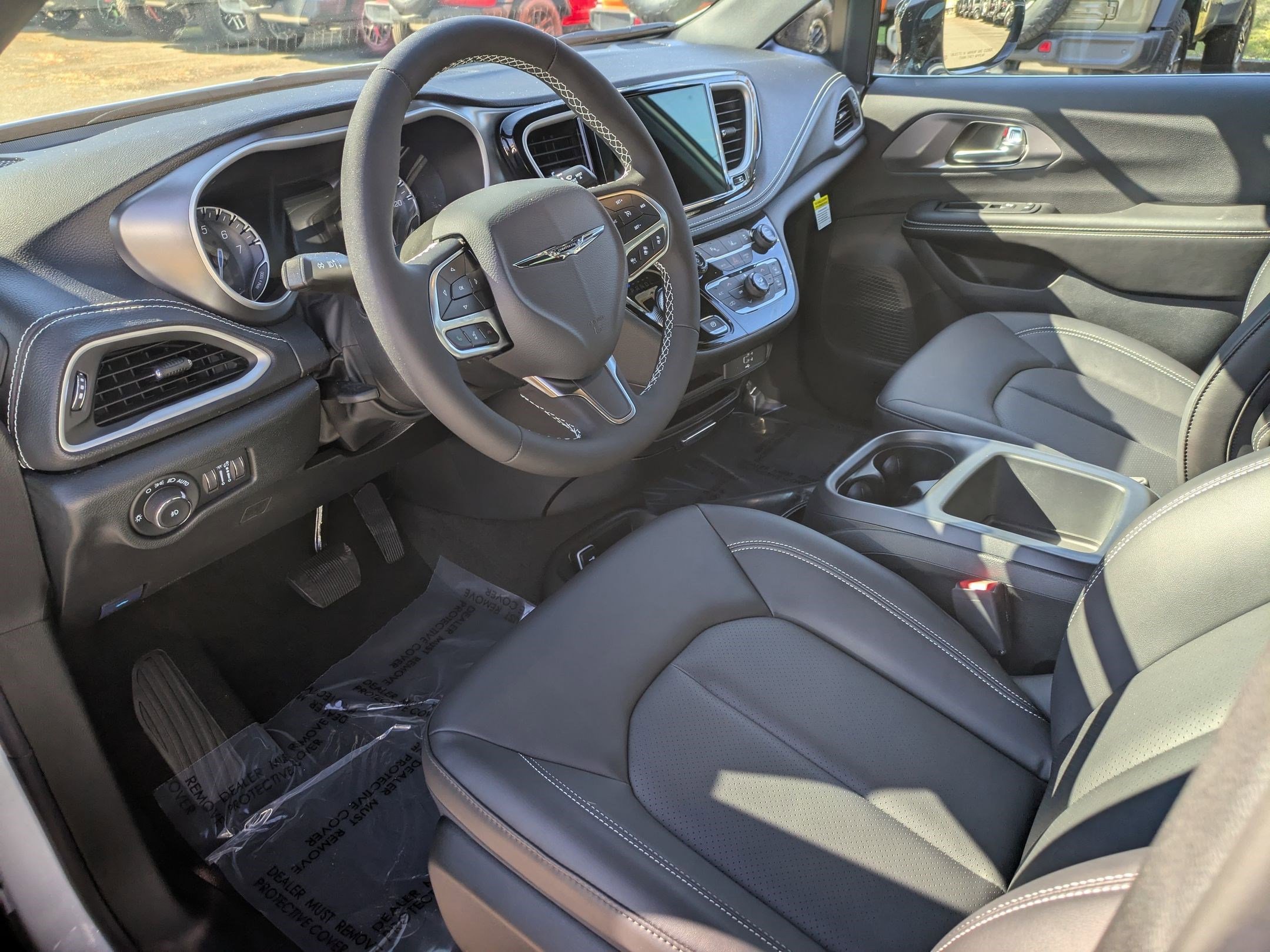 New 2026 Chrysler Pacifica Select image 9
