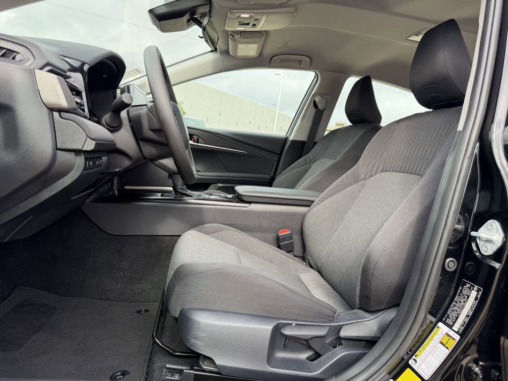 Used 2026 Toyota Camry LE FWD image 27
