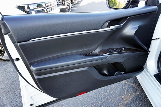 Used 2023 Toyota Camry SE FWD image 30