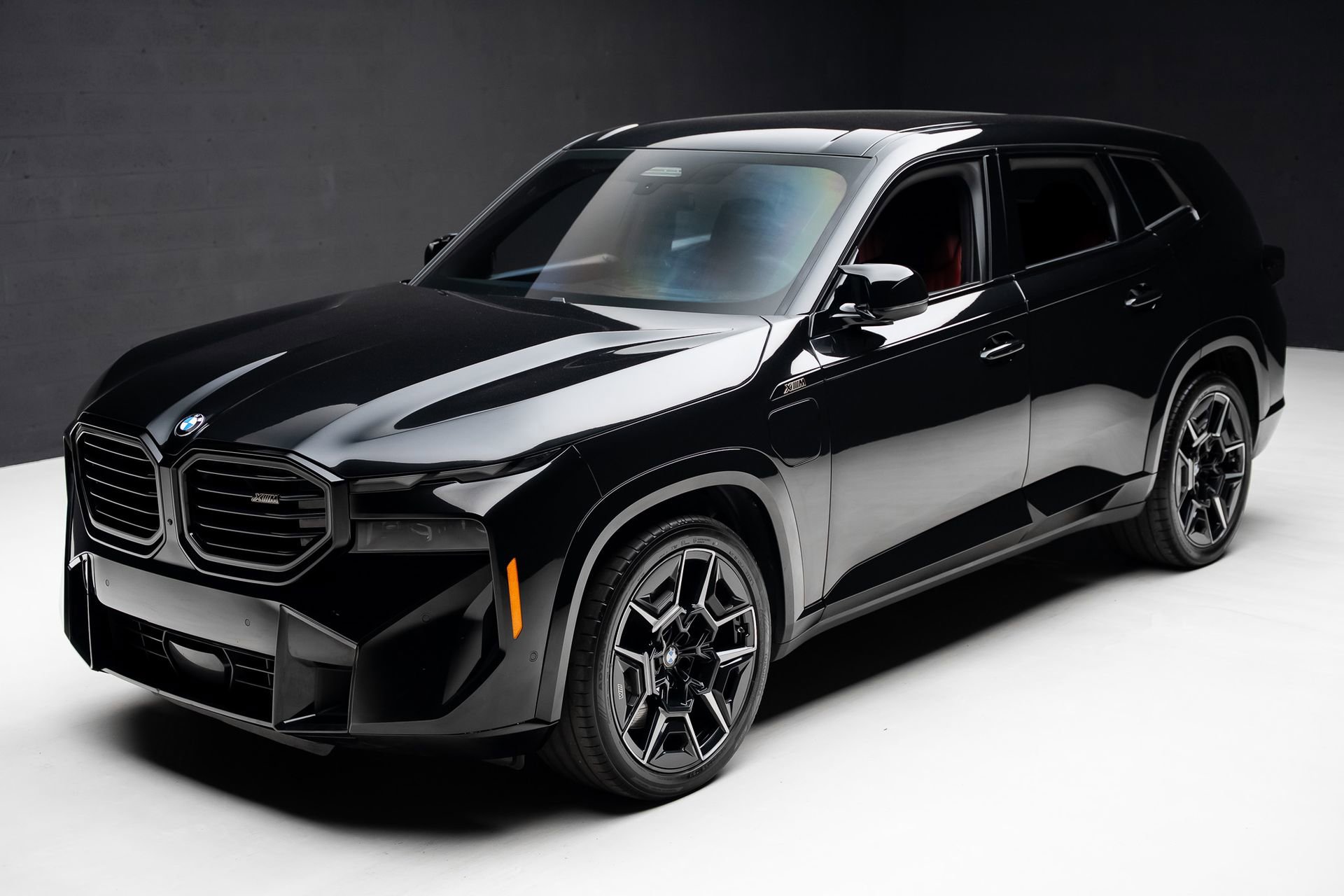 Used 2023 BMW XM w/ M Driver's Package image 5