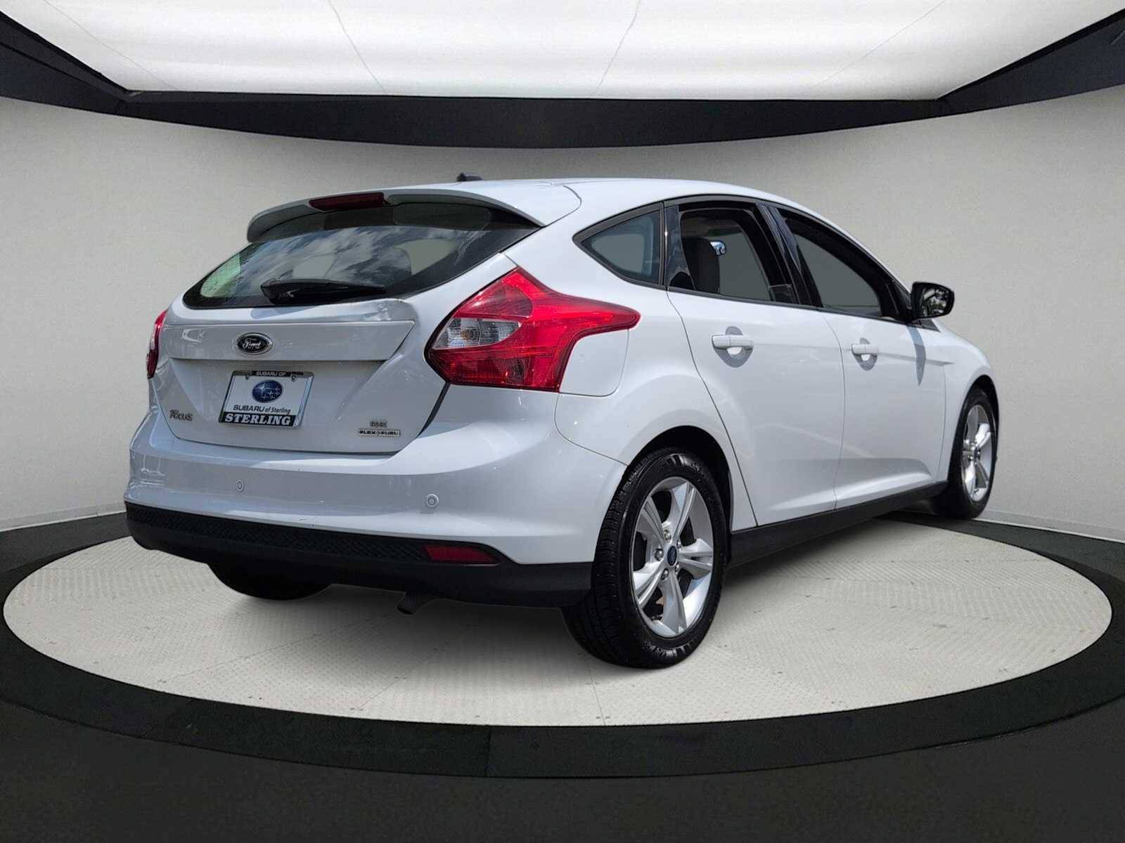 Used 2014 Ford Focus SE w/ SE Winter Package FWD image 8