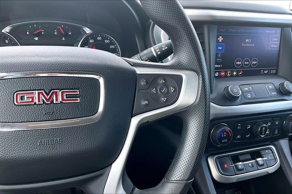 Used 2023 GMC Acadia SLE image 19