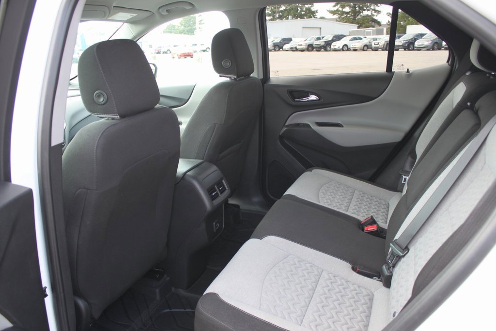 Used 2022 Chevrolet Equinox LS w/ LS Convenience Package image 6