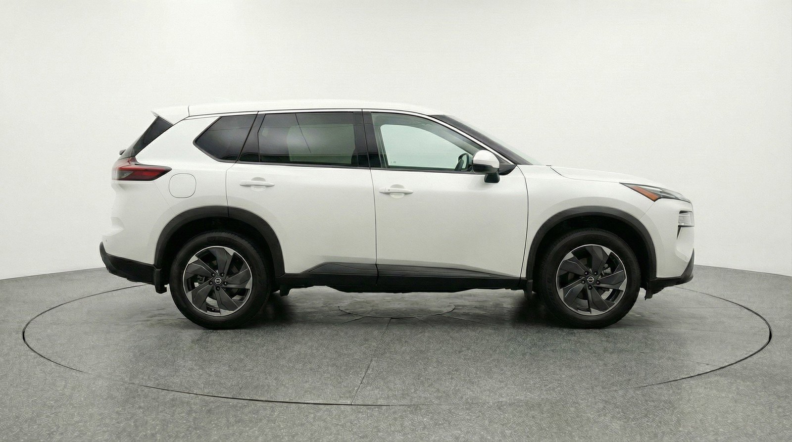 Used 2025 Nissan Rogue SV image 11