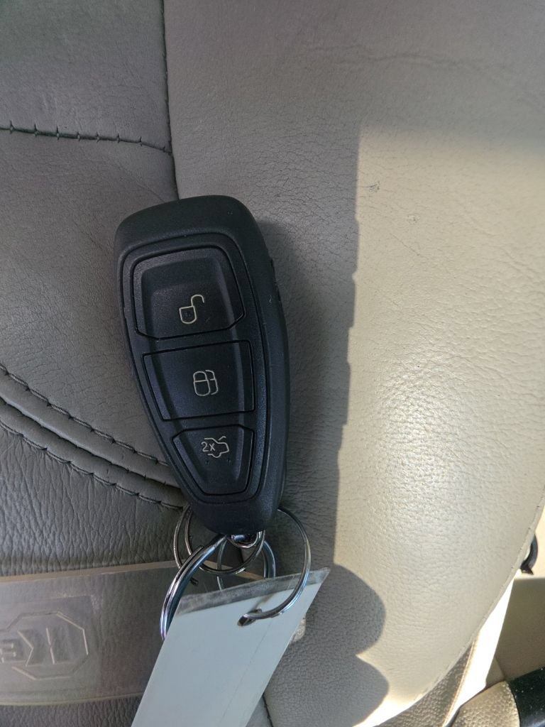 Used 2016 Ford Fiesta Titanium FWD image 34