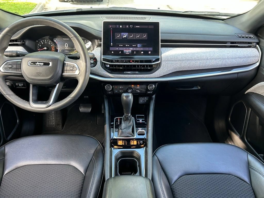 Used 2023 Jeep Compass Latitude AWD/4WD image 11