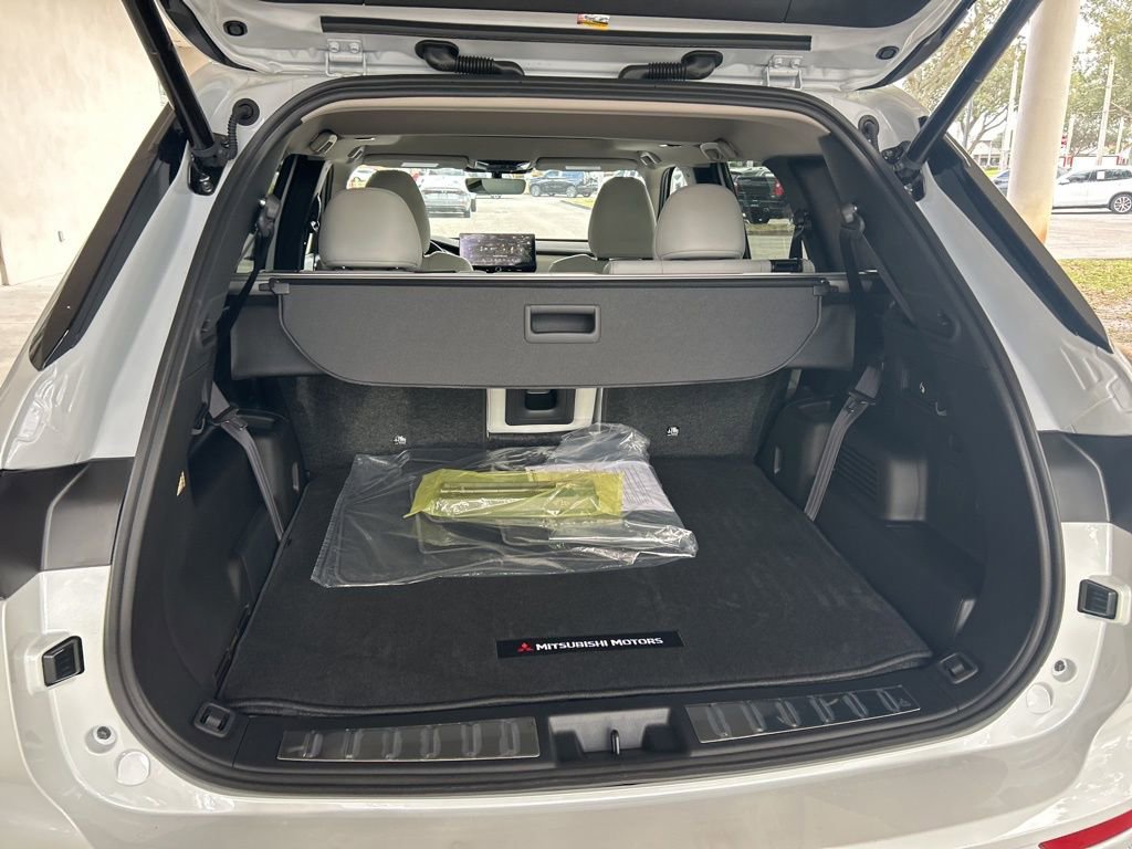 New 2026 Mitsubishi Outlander SE image 34