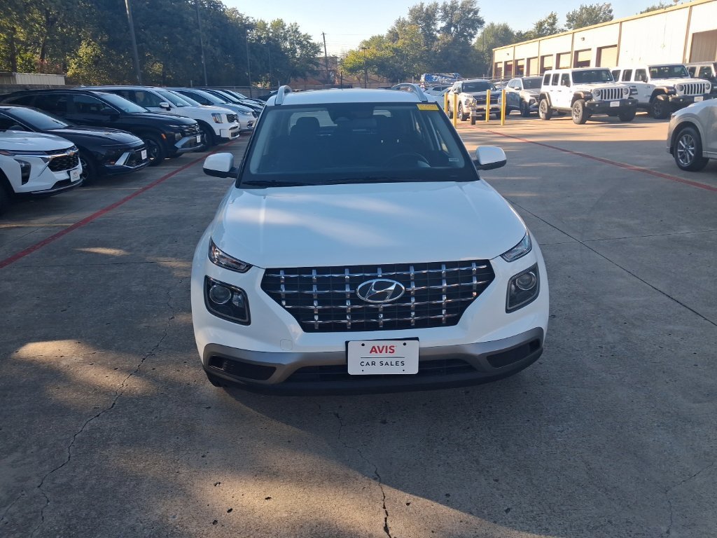 Used 2025 Hyundai Venue SEL FWD image 5
