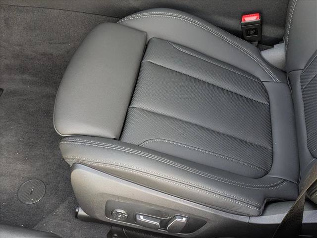Used 2026 BMW 330i xDrive Sedan w/ Convenience Package AWD/4WD image 4