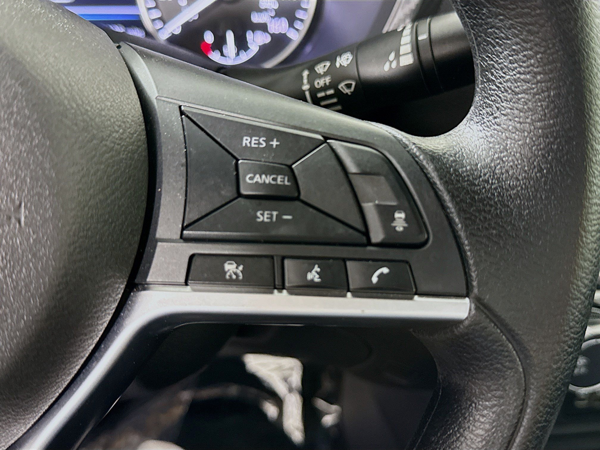 Used 2025 Nissan Sentra SV FWD image 15