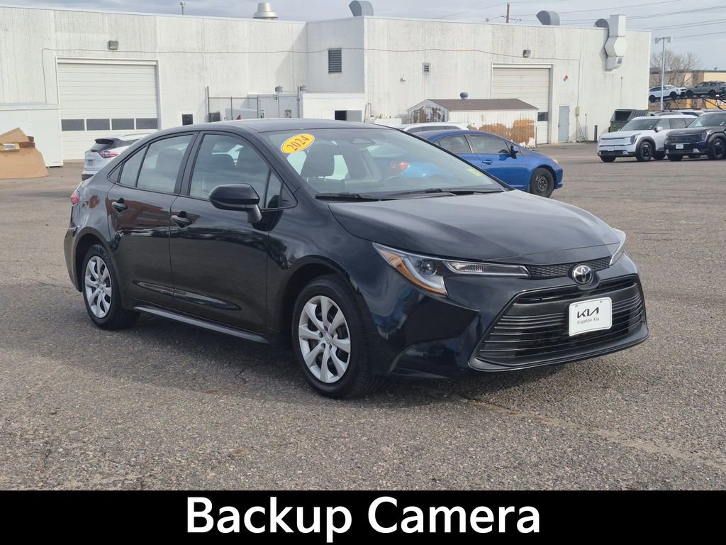 Used 2024 Toyota Corolla LE image 2
