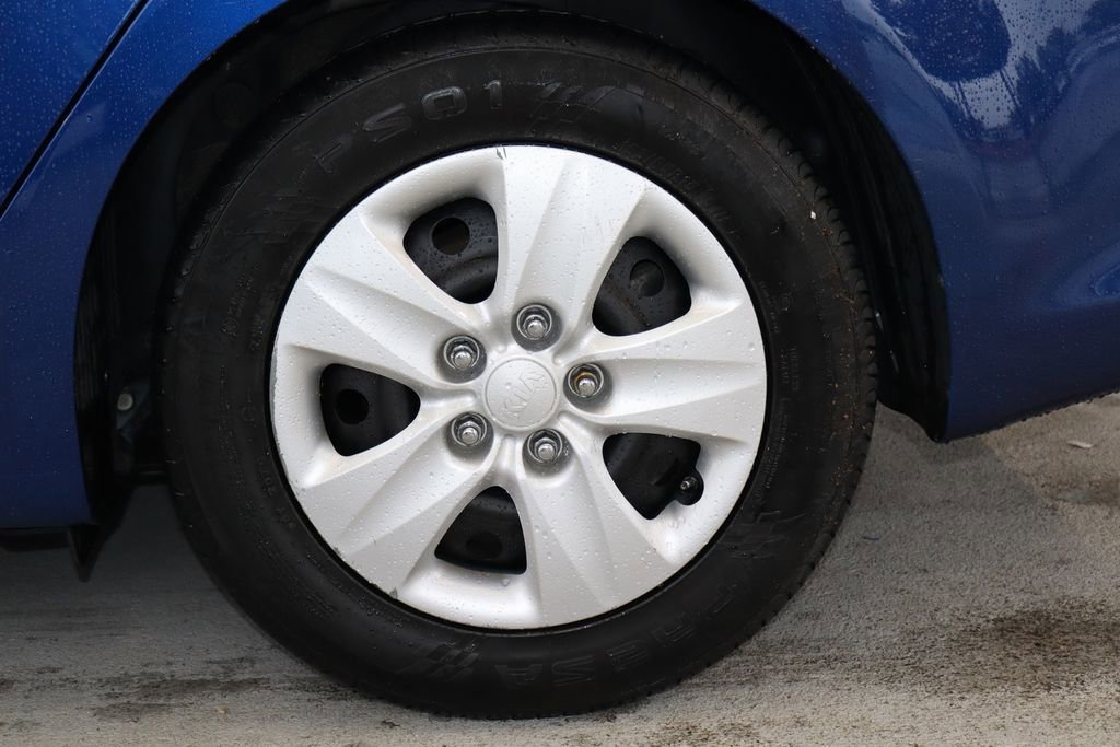 Used 2017 Kia Forte LX image 34