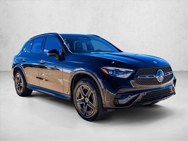 Used 2023 Mercedes-Benz GLC 300 4MATIC image 3