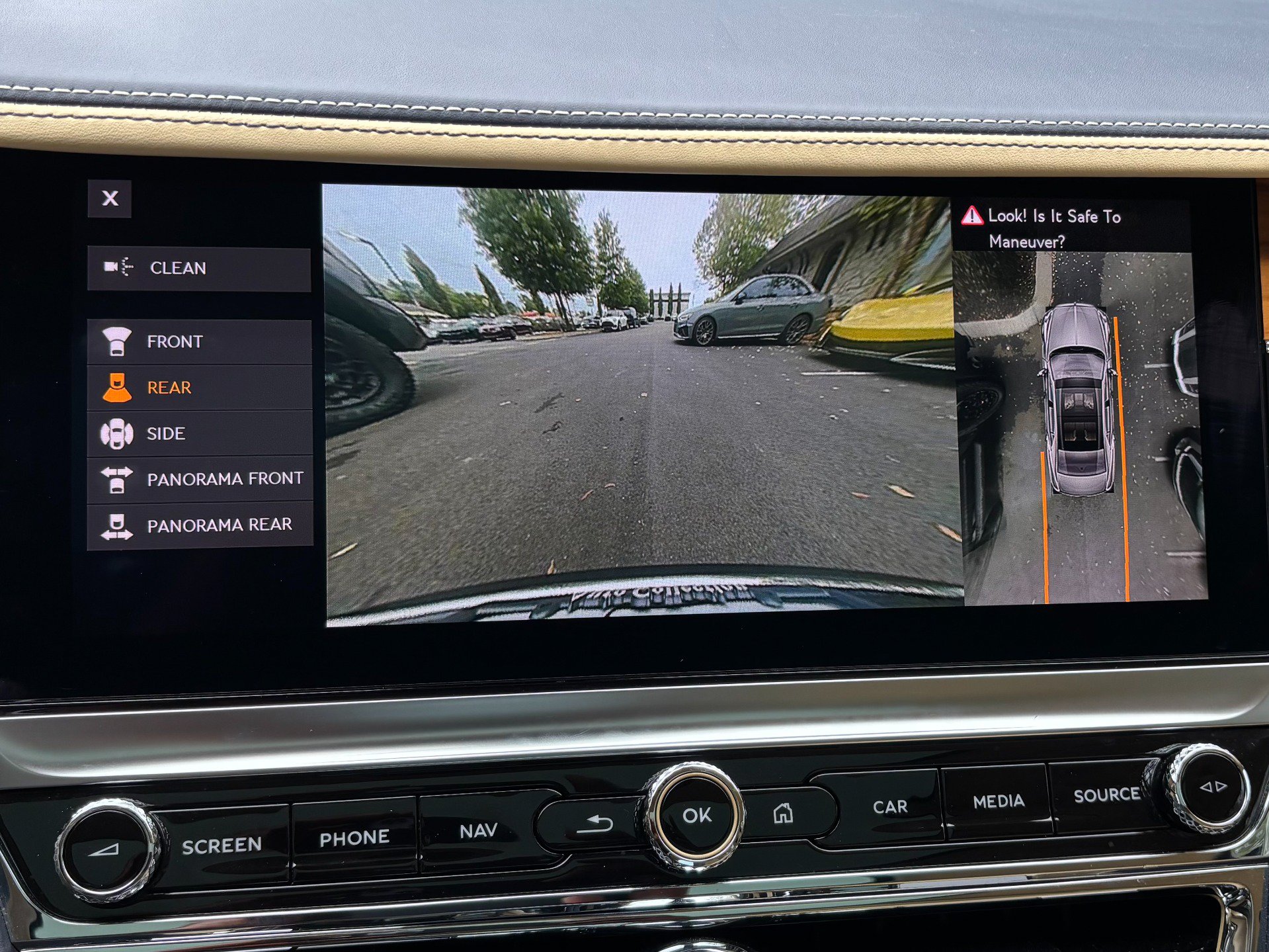 Used 2021 Bentley Flying Spur V8 AWD/4WD image 36