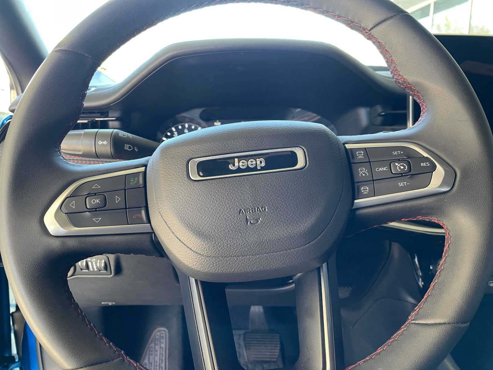 Used 2025 Jeep Compass Trailhawk AWD/4WD image 27