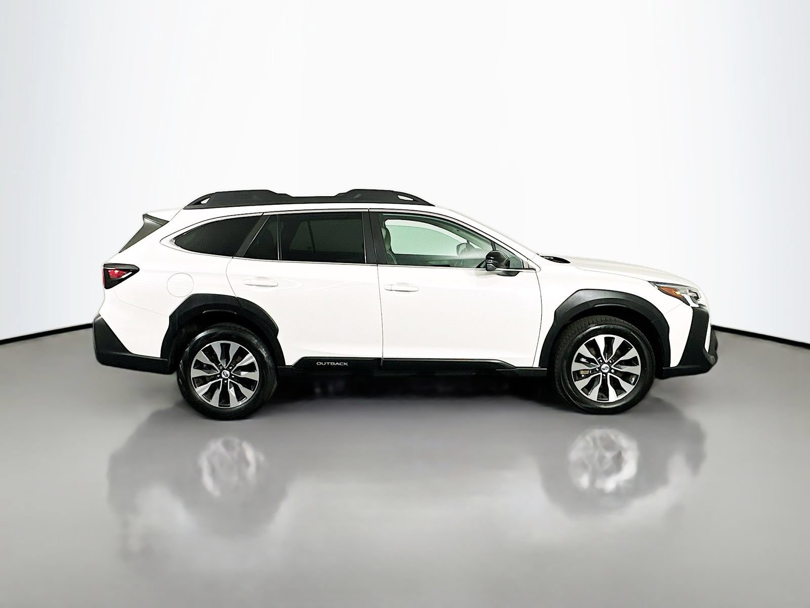 Used 2023 Subaru Outback Limited XT AWD/4WD image 9