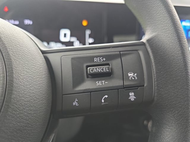 Used 2025 Nissan Kicks SV AWD/4WD image 33