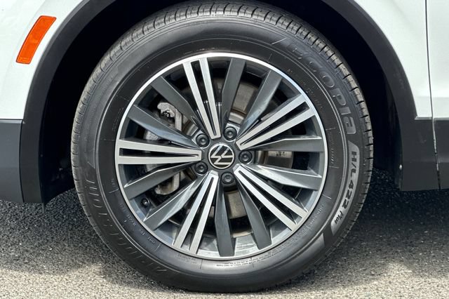 Used 2024 Volkswagen Tiguan Wolfsburg Edition AWD/4WD image 32