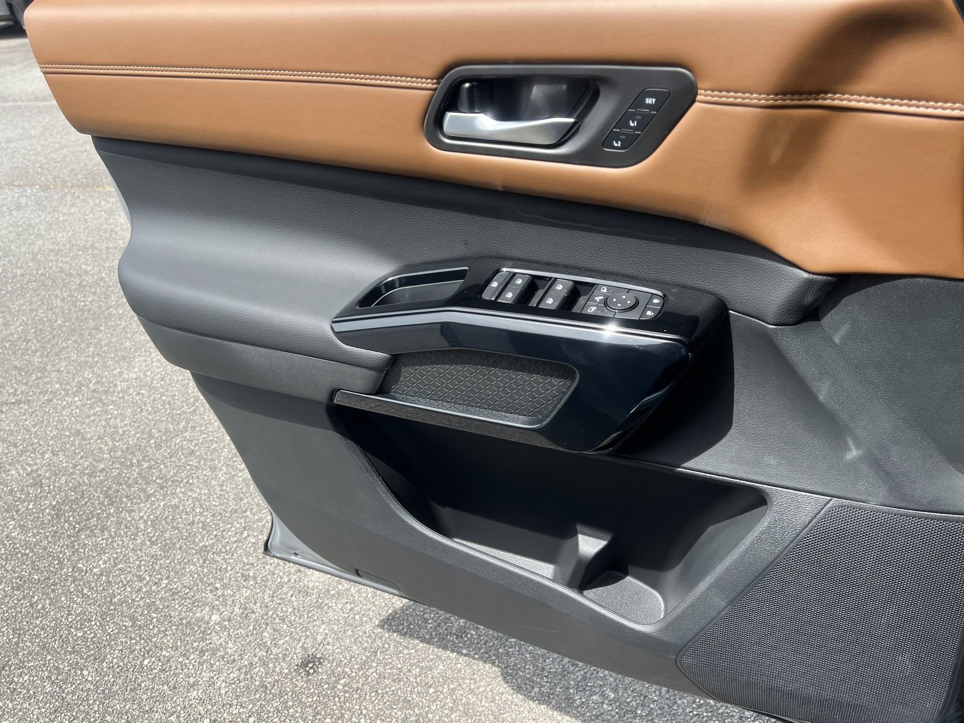 New 2026 Nissan Pathfinder Platinum AWD/4WD image 14