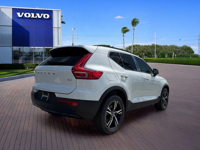 New 2026 Volvo XC40 B4 Core FWD image 7