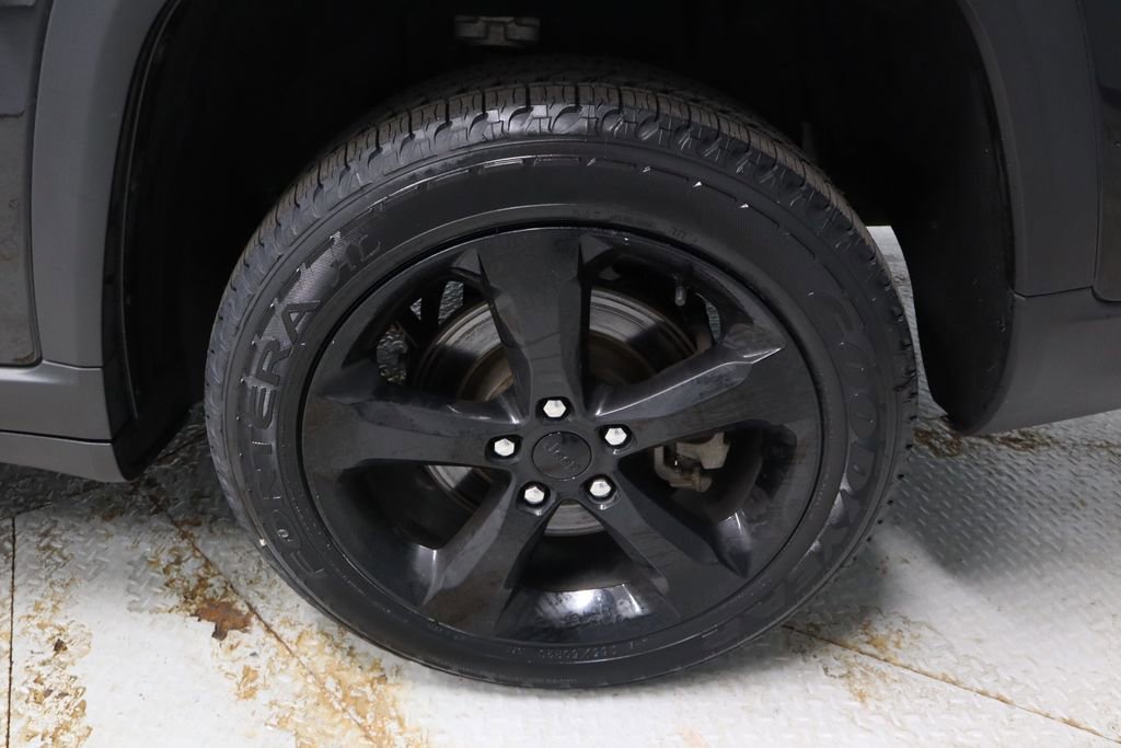 Used 2023 Jeep Grand Cherokee L Limited w/ Luxury Tech Group II image 19