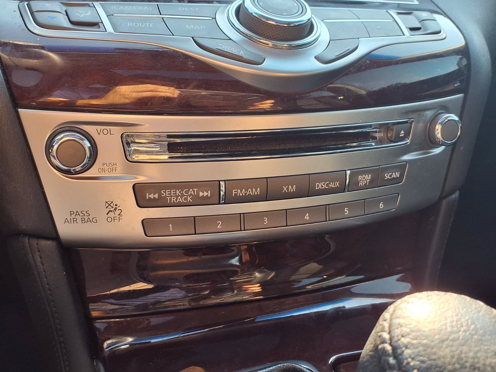 Used 2015 INFINITI Q70 L 3.7 AWD/4WD image 11