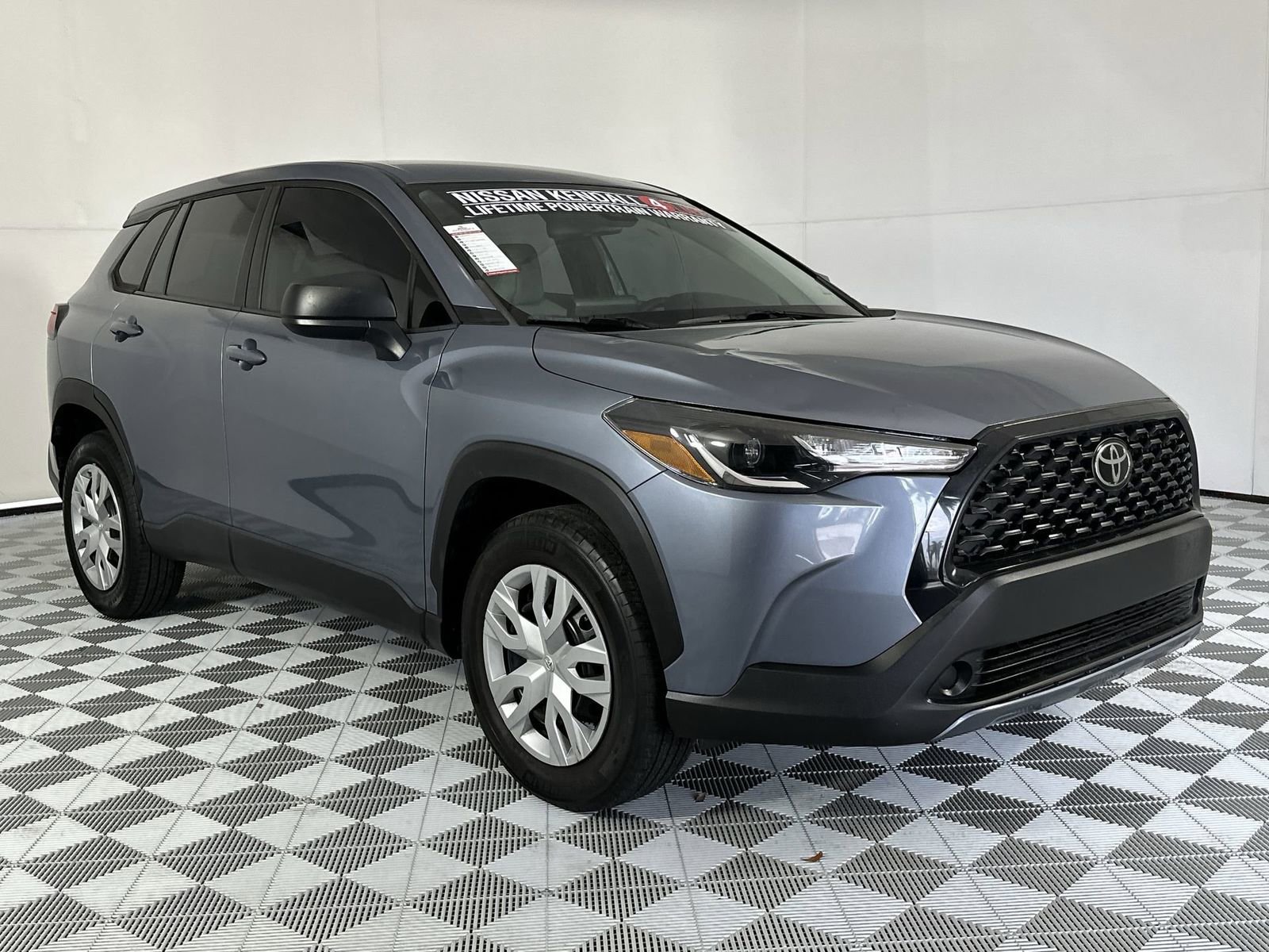 Used 2022 Toyota Corolla Cross L FWD image 2