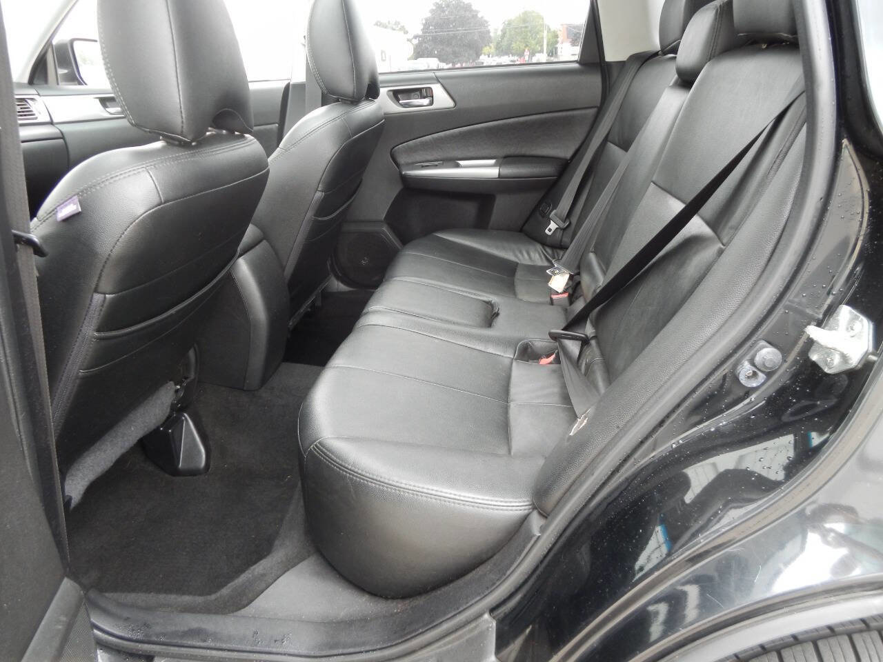 Used 2011 Subaru Forester 2.5X Premium w/ All-Weather Pkg image 30